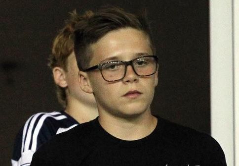  Punya Ortu Tajir, Brooklyn Beckham Pilih Bekerja Sebagai Pelayan Kafe
