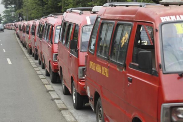  Tolak Trans Mebidang, Sopir Angkot Datangi Kantor Gubernur Sumut