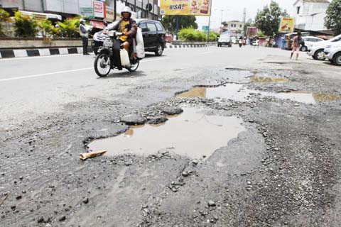  Jalan Menuju Kantor Pemda Bandung Barat Dilebarkan