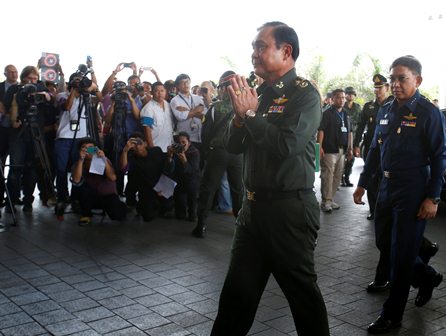  KRISIS THAILAND: Militer Ultimatum Pihak Yang Bertikai Lakukan Perundingan