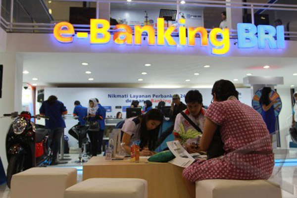  E-BANKING: Nasabah BRI Mulai Enggan ke Teller