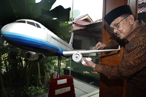  PERUSAHAAN HABIBIE: Kantongi Pesanan 125 Pesawat R80