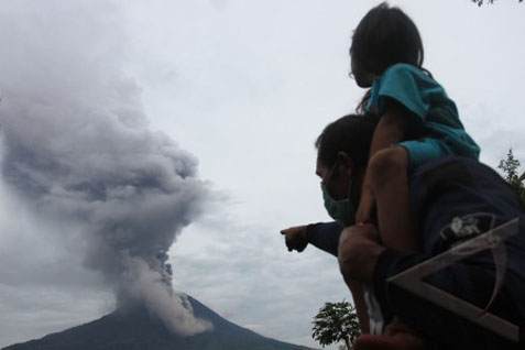  KORBAN SINABUNG: Dompet Dhuafa Bantu Petani