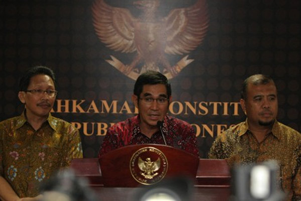  MAHKAMAH KONSTITUSI Batalkan UU No. 17/2012 Tentang Perkoperasian
