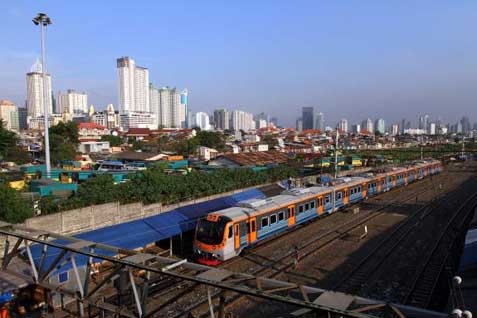  KRL ANJLOK (29/5/2014): Masih Dievakuasi, Butuh Waktu 3 Jam Lagi