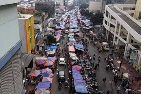  Lalu Lintas Sekitar Pasar Tanah Abang Kembali Semerawut