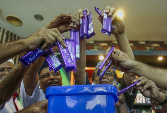  Status Halal Cokelat Cadbury Masih Diperdebatkan