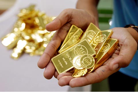  HARGA EMAS Masih Terpuruk Akibat Dolar &amp; Saham Membaik