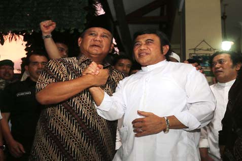  KAMPANYE CAPRES: Prabowo Didampingi Ical, Hatta Didampingi Rhoma