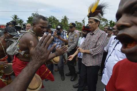  PRABOWO VS JOKOWI: Kampanye di Papua, Jokowi Ceita Asal-Usul Istrinya Iriana