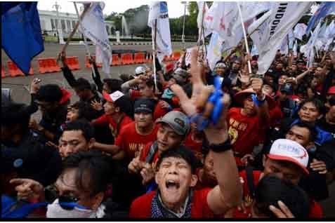  Pengusaha Masih Dibayangi Upah Buruh Tak Pasti