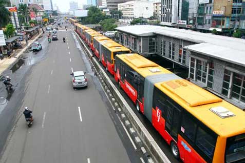 TRANSJAKARTA: PT MRT Serahkan Halte Baru Karet