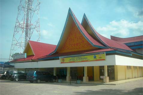  Danai Perjalanan Bupati Kampar, Dirut BPR Sarimadu Dituntut 6 Tahun Penjara