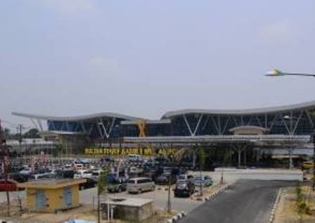  Bandara Sultan Syarif Kasim II: Pembangunan Apron Baru Belum Capai 10.000 m2