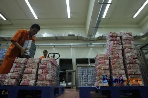 REALISASI APBN 2014: Pendapatan Naik, Belanja Turun
