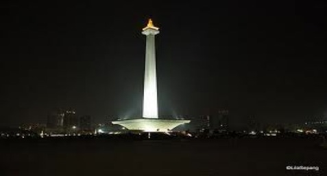  Pemprov DKI Kesulitan Atur Pedagang Kaki Lima di Monas