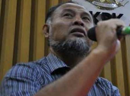  Bambang Widjojanto Bantah Tuduhan Akil Mochtar