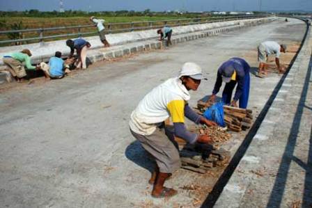  Tol Pandaan-Gempol: Gubernur Karwo Ancam Gusur Rumah Warga