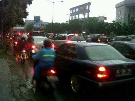  MACET JAKARTA: Musim Ziarah, Kuburan Karet Jadi Biang Macet Lagi