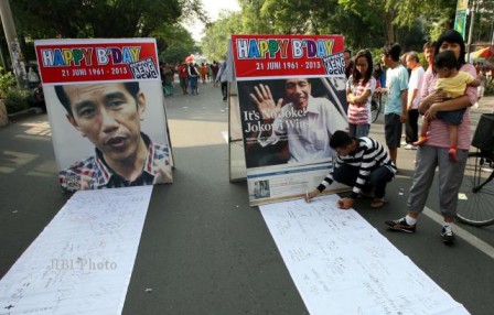  JOKOWI ULANG TAHUN: Seniman Bandung Hadiahkan Kado 53 Lukisan