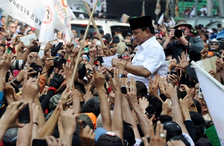  KAMPANYE AKBAR PRABOWO: Inikah Arti Senyuman Ibas?