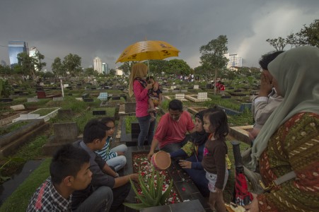  Jelang Ramadan, Pemakaman Mulai Diserbu Warga