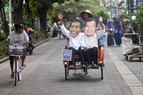  Jokowi Ajak Pendukungnya Awasi Kecurangan Pemilu