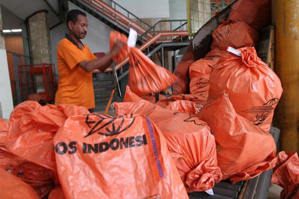  POS MAKASSAR Catat Pendapatan Jasa Paket Rp8 Miliar