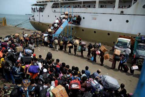  MUDIK LEBARAN 2014: Kemenhub Pantau Persiapan Pelabuhan di Balikpapan