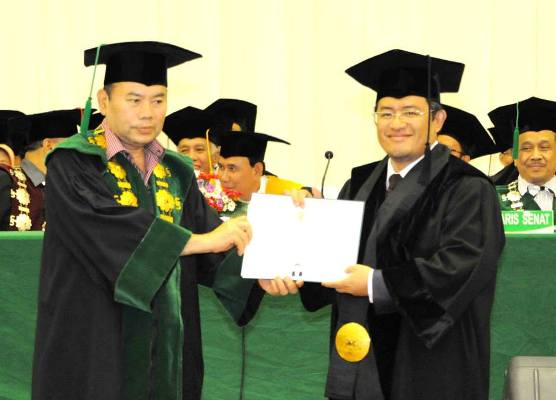 Gubernur Jabar Raih Gelar Doktor Honoris Causa dari UIN Bandung