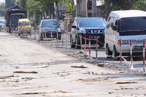  MUDIK LEBARAN 2014: Jembatan Darurat Comal Ditargetkan Tuntas 5 Hari