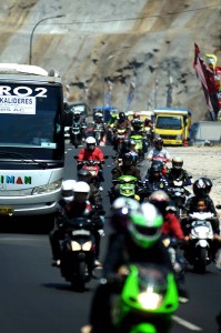  Jalur Pantura Cirebon Mulai Dipadati Sepeda Motor