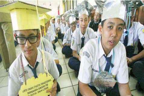  SISWA BARU: Saat Senioritas Tak Pernah Absen