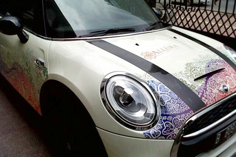  Ketika Motif Batik Alleira Nempel di Badan Mini Cooper