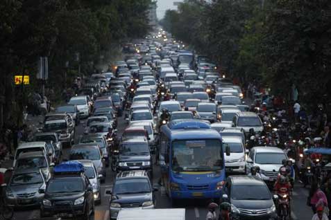  MUDIK LEBARAN 2014: H-5, Jalur Selatan Nagreg Ramai Lancar