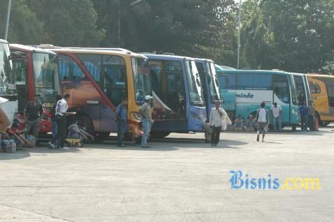  MUDIK LEBARAN 2014: Menhub Tinjau Terminal Pulo Gadung