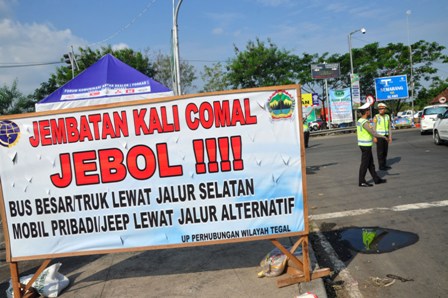  JEMBATAN COMAL AMBLES: Kenaikan Tarif Bus Tak Terhindarkan