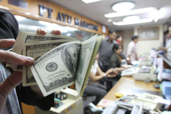  FLUKTUASI RUPIAH: Hedging Mulai Diminati di Indonesia