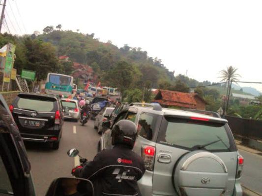  Banyak Kendaraan Mogok di Jalur Nagrog