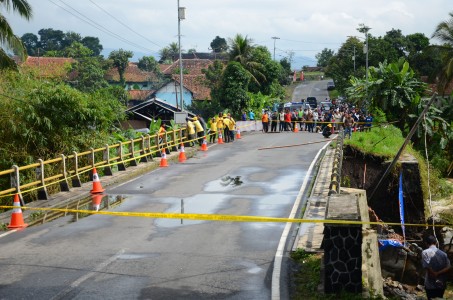  Perbaikan Dikebut, Jembatan Cianda Ciamis Beres Besok