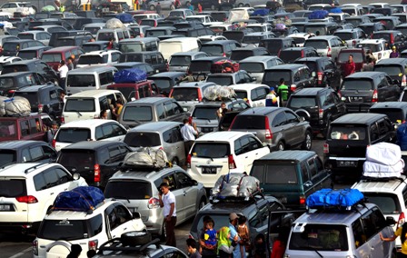  MUDIK LEBARAN2014: Sejak Jumat Pagi 56.068 Penumpang Menyeberang dari Merak