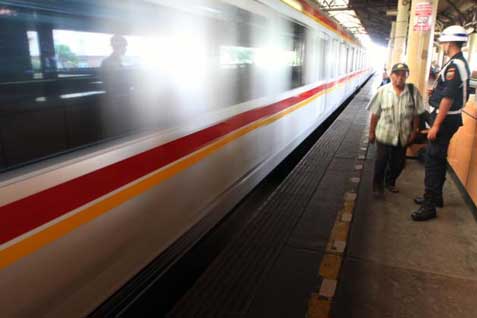  MUDIK LEBARAN 2014: 10 KA Reguler dan 1 KA Tambahan Berangkat dari Gambir