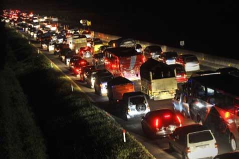  MUDIK LEBARAN 2014: Dawuan-Cikampek, Habiskan 4 Jam Perjalanan