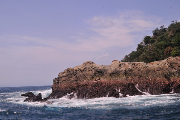  Pantai Indramayu Diserbu Pengunjung