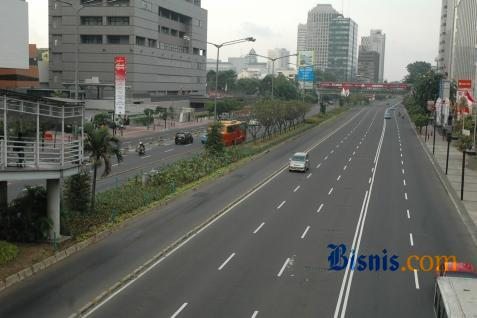  PANTAUAN IBU KOTA: Monas Padat, Thamrin Lengang