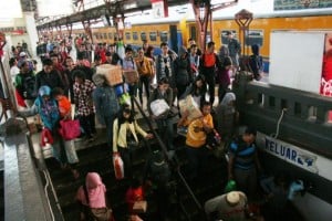  H+3 Idulfitri, Lonjakan Penumpang Masih Terus Terjadi di Stasiun Bandung