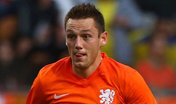  BURSA TRANSFER: Gagal ke MU, De Vrij Berlabuh ke Lazio