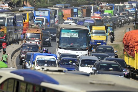  Polres Cirebon Kota Rekayasa Jalur Kendaraan dari Jateng