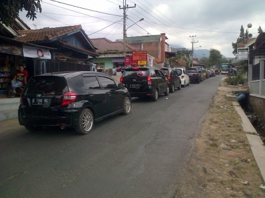  Kena Macet Saat Liburan ke Ciwidey Memang Menyebalkan