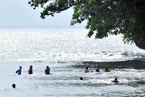  Pantai Selatan Jawa Barat Jadi Primadona Wisata Lebaran